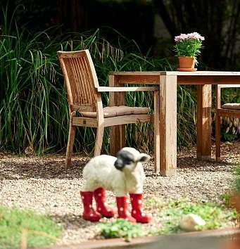 Steinenschanze Fruehstueck im Garten